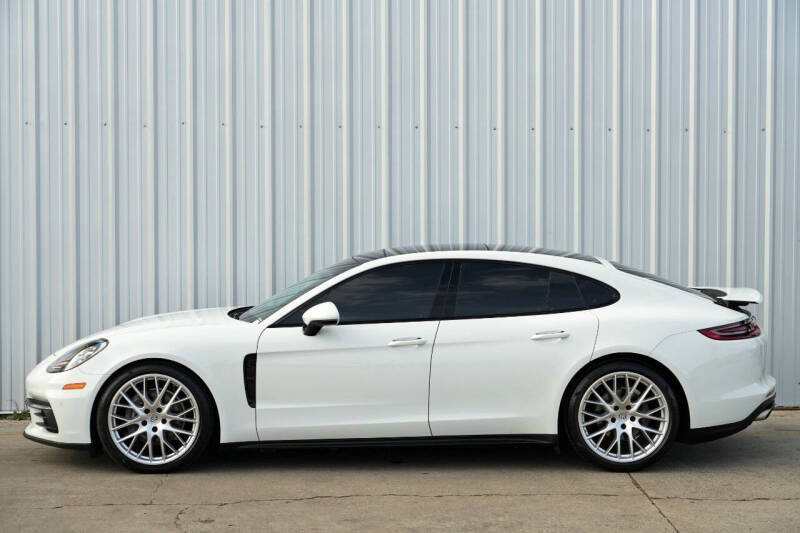 2018 Porsche Panamera 4