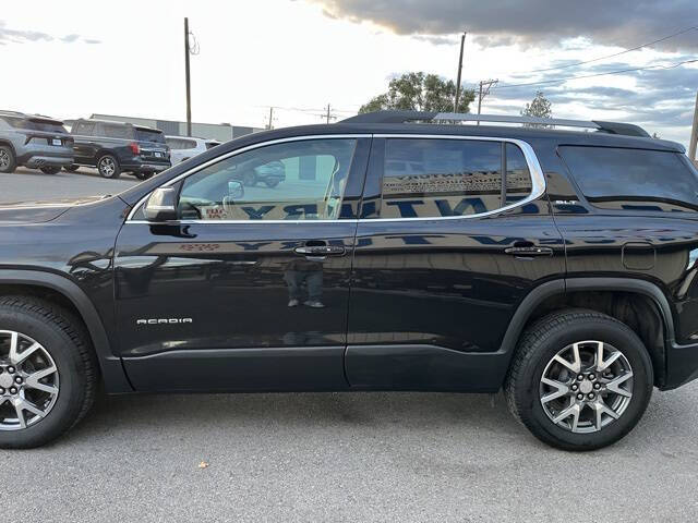 2023 GMC Acadia SLT