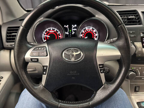 2012 Toyota Highlander SE