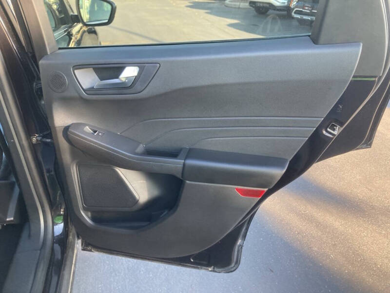 2021 Ford Escape Hybrid Titanium