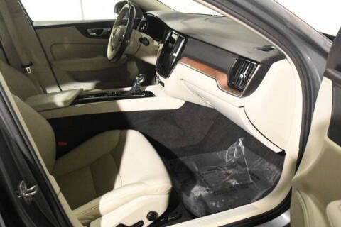 2021 Volvo S60 T5 Momentum