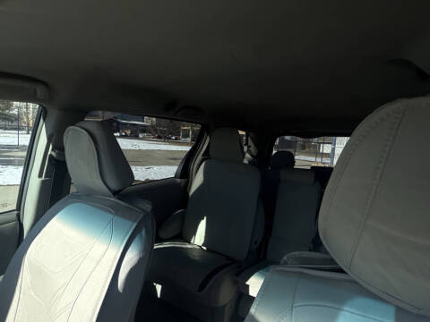 2012 Toyota Sienna Base 7-Passenger