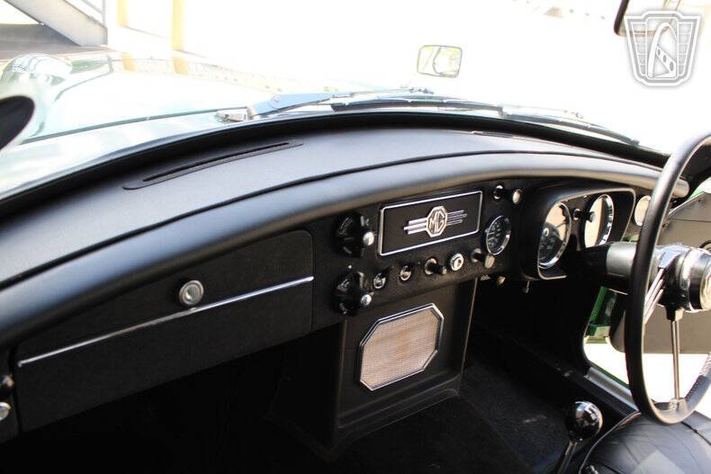 1969 MG MGC