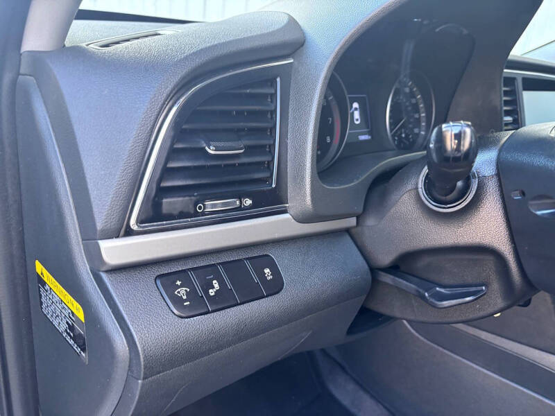 2018 Hyundai Elantra SEL