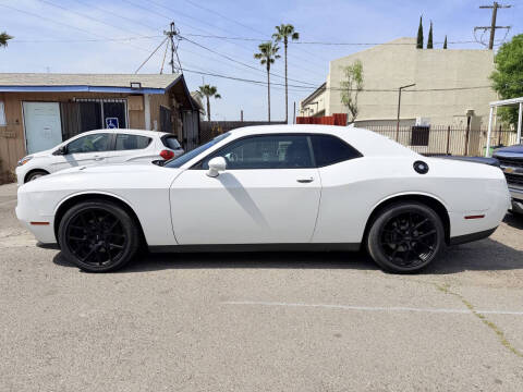 2018 Dodge Challenger SXT Plus
