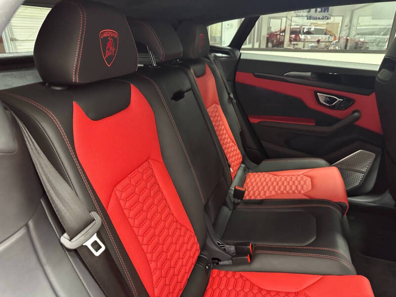 2022 Lamborghini Urus