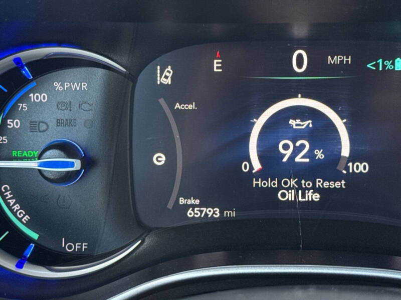 2024 Chrysler Pacifica Plug-In Hybrid Select