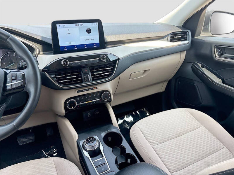 2022 Ford Escape Hybrid SE