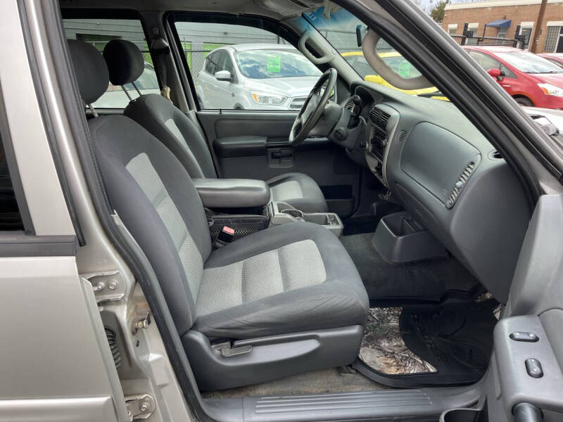 2004 Ford Explorer Sport Trac XLT