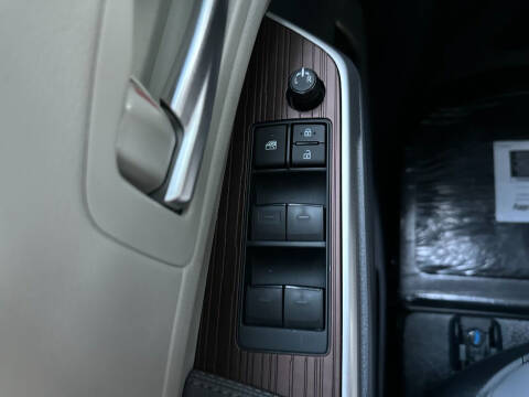 2024 Toyota Sienna XLE 8-Passenger