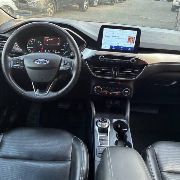 2020 Ford Escape SEL