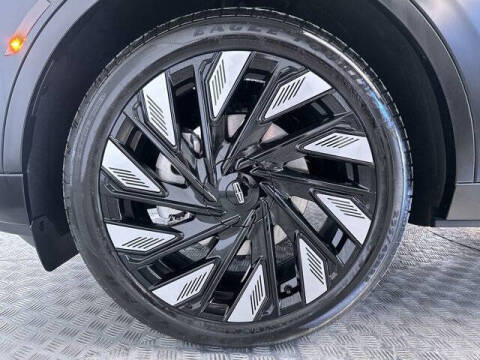 2025 Lincoln Nautilus Reserve