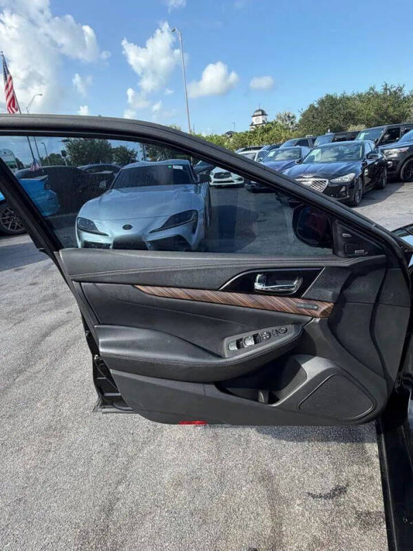 2017 Nissan Maxima Platinum
