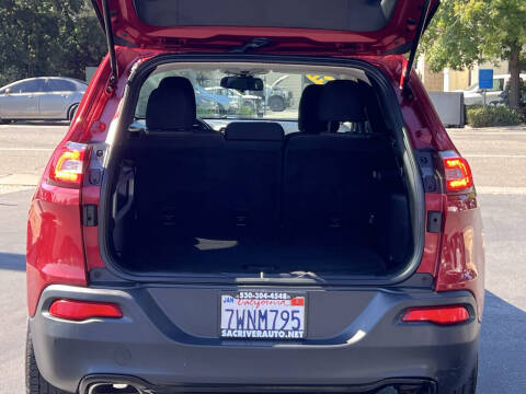 2017 Jeep Cherokee Sport Altitude
