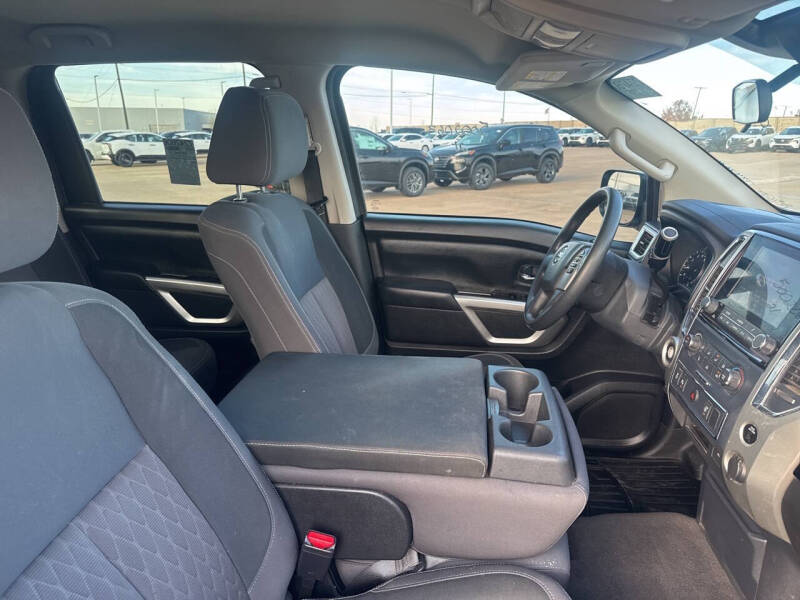 2021 Nissan Titan SV