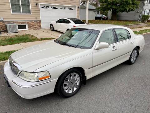 2005 Lincoln Town Car for sale at Jordan Auto Group in Paterson NJ