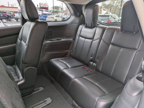 2017 Nissan Pathfinder SL