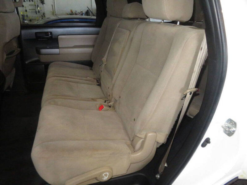 2016 Toyota Sequoia SR5