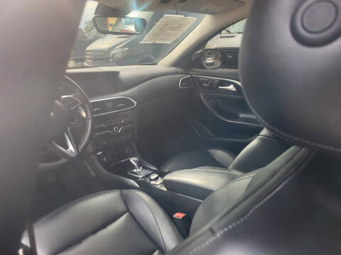 2017 Infiniti QX30 Luxury