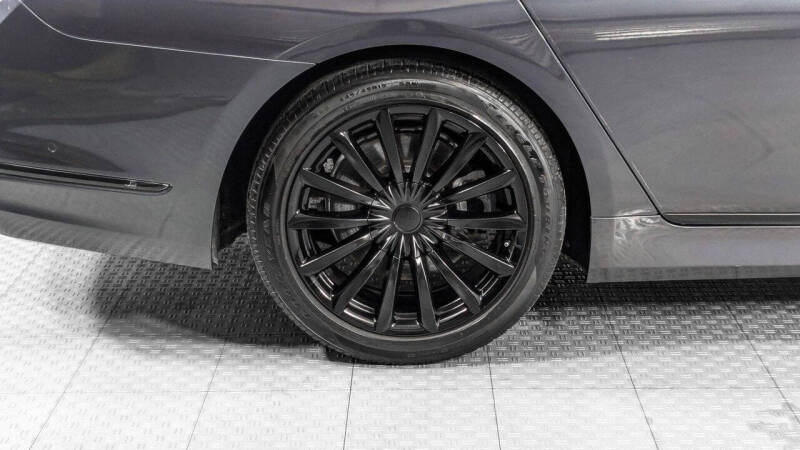 2020 BMW 7 Series 740i