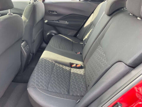 2022 Nissan Kicks SV