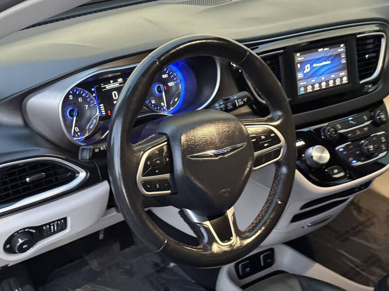 2020 Chrysler Pacifica Touring L