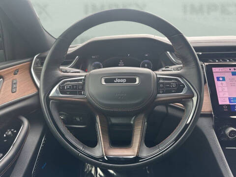 2022 Jeep Grand Cherokee Summit