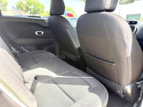 2015 Kia Soul +