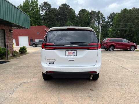 2025 Chrysler Pacifica Select