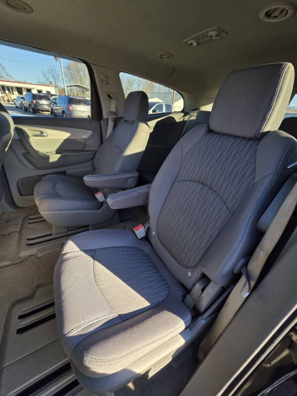 2017 Chevrolet Traverse LT