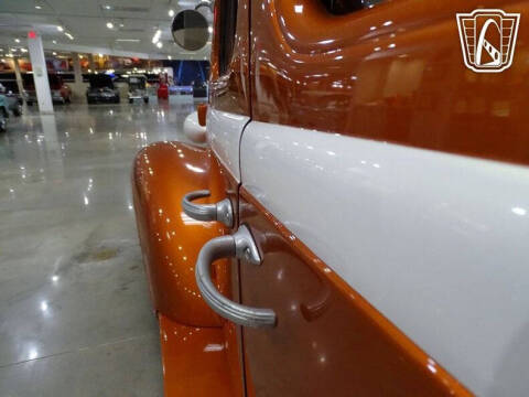 1937 Plymouth P4