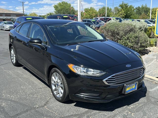 2017 Ford Fusion SE FWD's photo