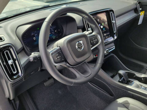 2026 Volvo XC40 B5 Core