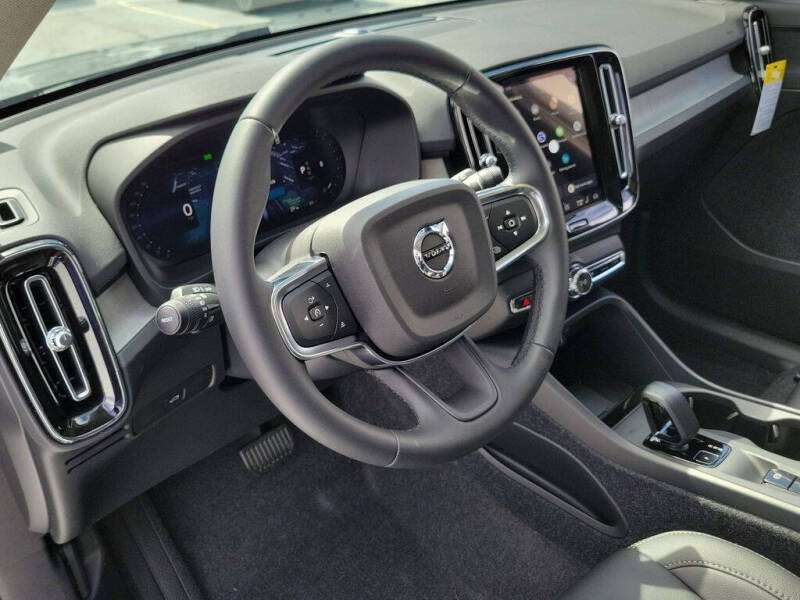 2026 Volvo XC40 B5 Core