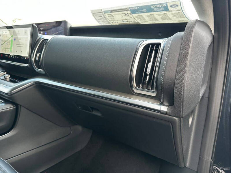 2025 Ford Expedition MAX Platinum