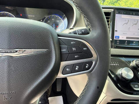 2024 Chrysler Pacifica Touring L