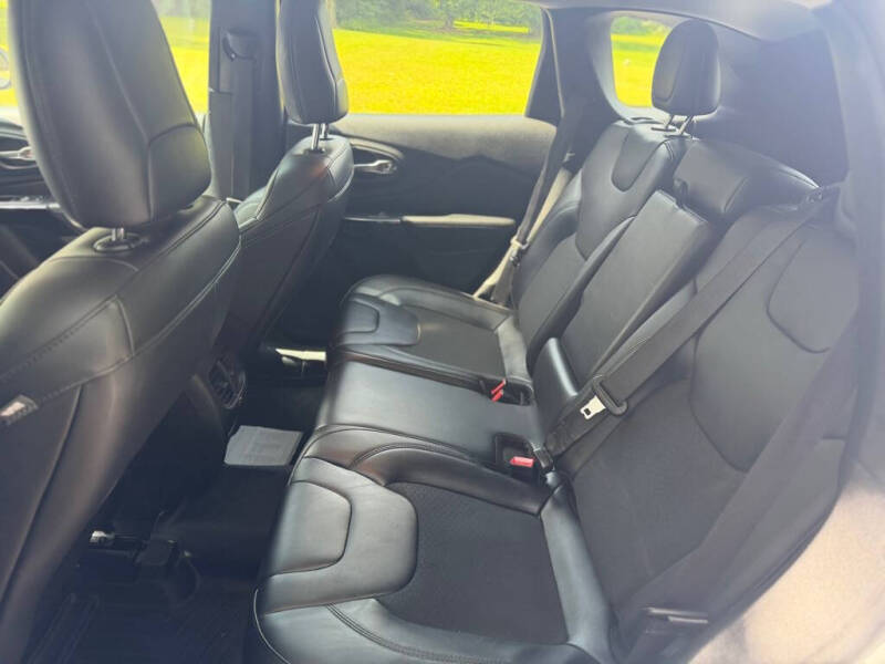 2020 Jeep Cherokee Altitude