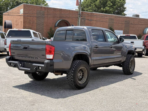 2017 Toyota Tacoma SR V6