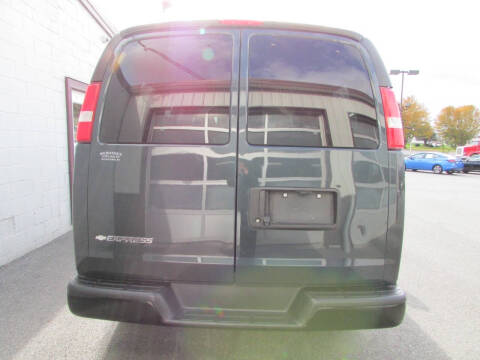 2017 Chevrolet Express LS 2500