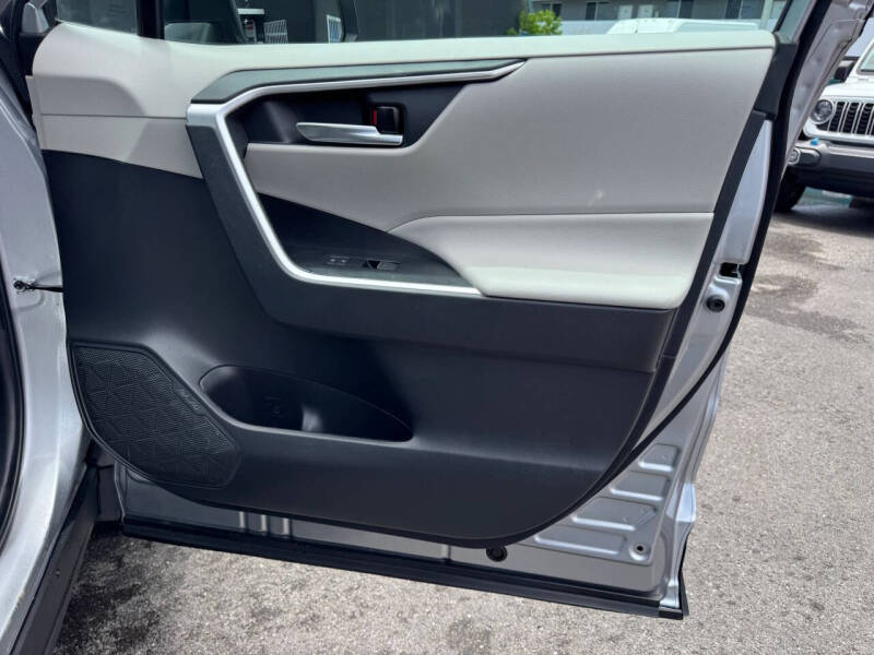 2024 Toyota RAV4 XLE