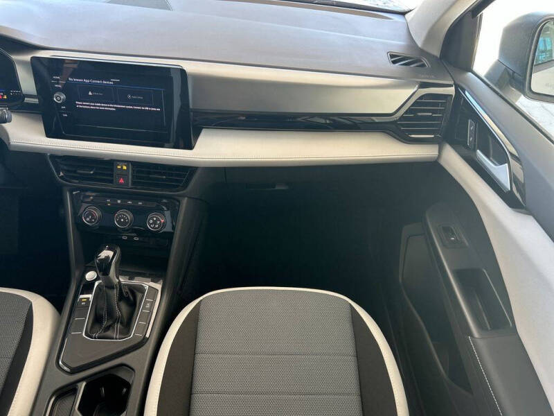 2025 Volkswagen Taos S