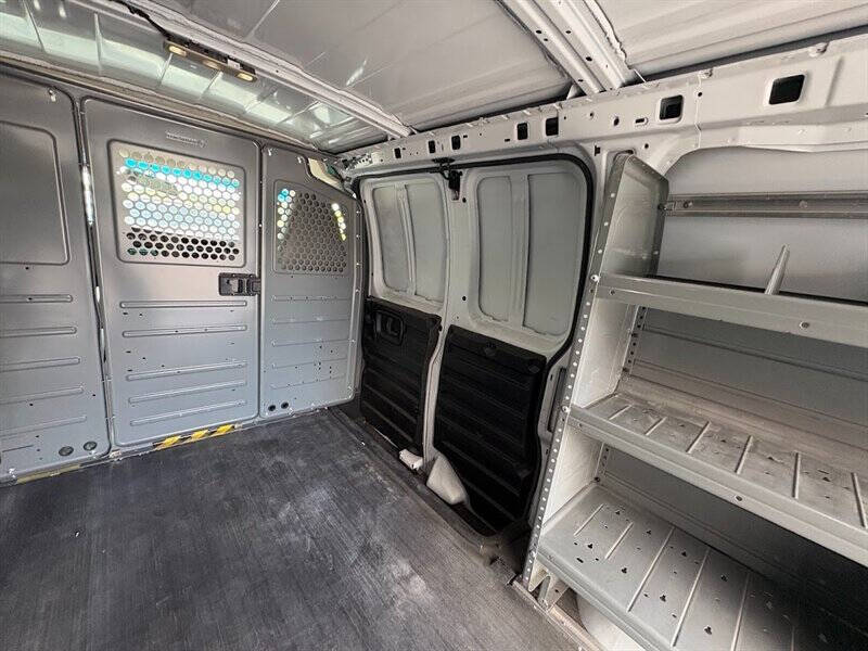 2022 Chevrolet Express 2500