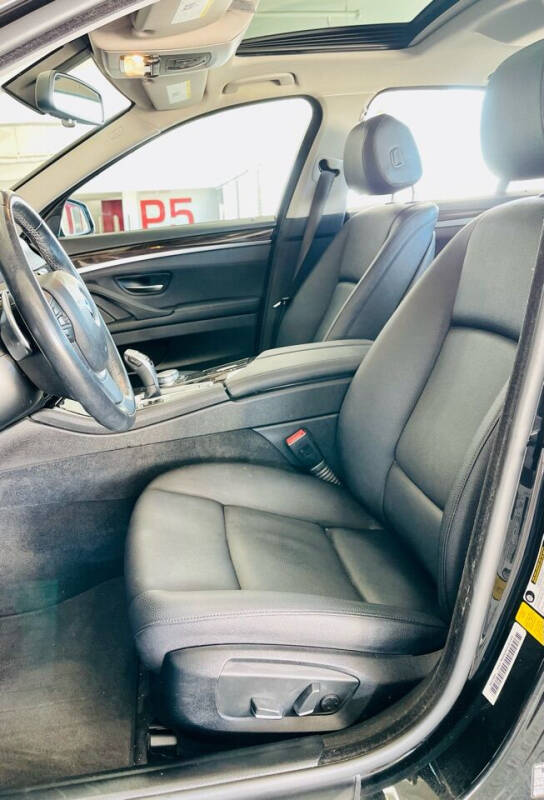 2016 BMW 5 Series 528i