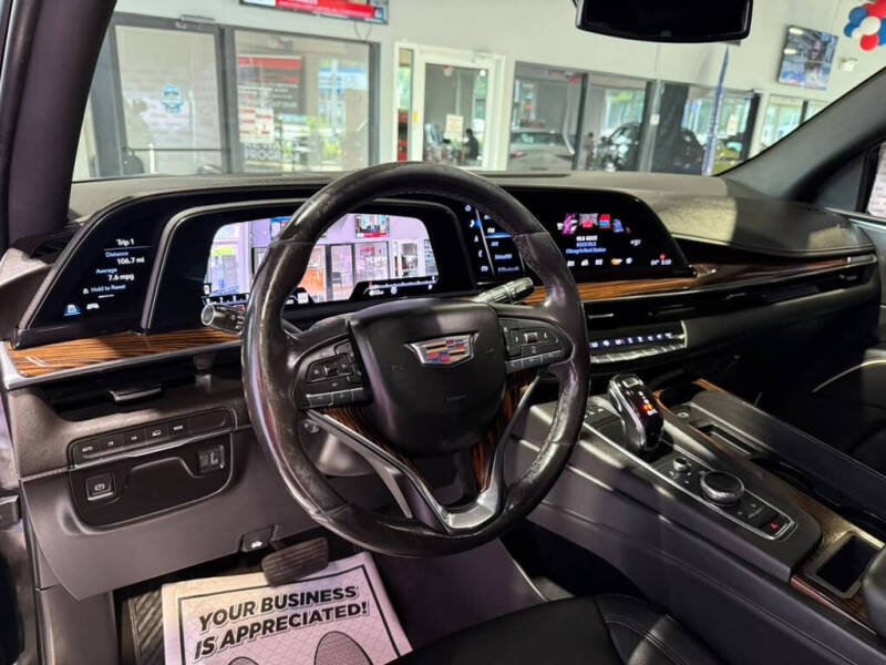 2023 Cadillac Escalade Luxury