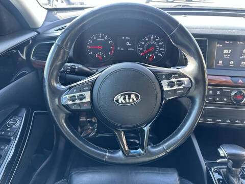 2017 Kia Cadenza Premium