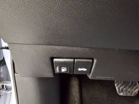 2023 Nissan Versa SR