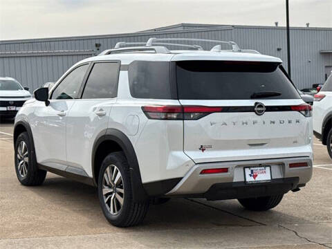 2025 Nissan Pathfinder SL