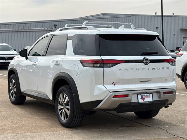 2025 Nissan Pathfinder SL