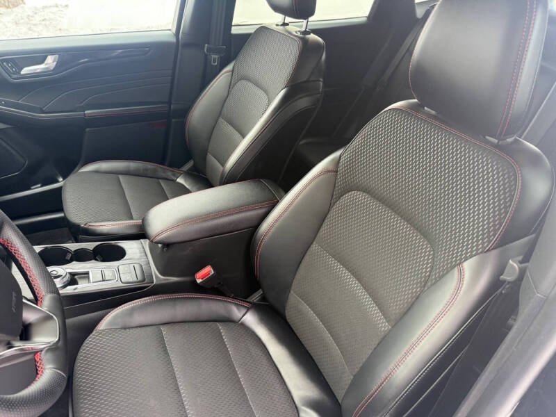 2025 Ford Escape ST-Line Select