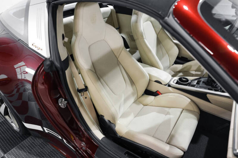 2021 Porsche 911 Targa 4S Heritage Design Edition